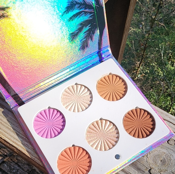 NEW OFRA BIENVENIDOS A MIAMI Face Palette Highlighter Bronzer Blush Palette - Picture 1 of 8